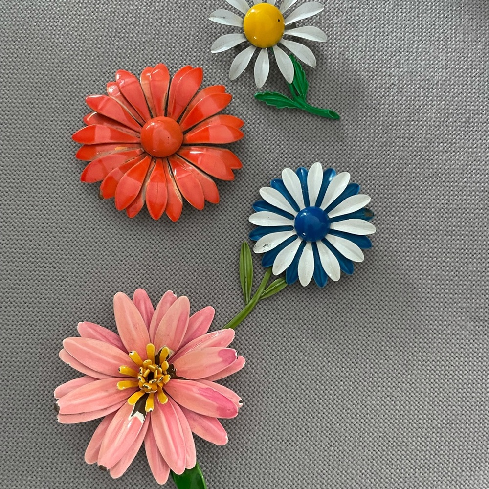 Retro metal pins